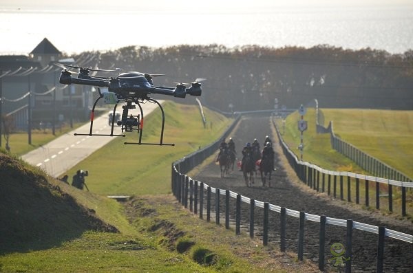 無(wú)人機(jī)將農(nóng)業(yè)智能化帶入一個(gè)新高度