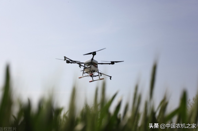 無人飛機在果園植保中的技術(shù)路線越來越成熟